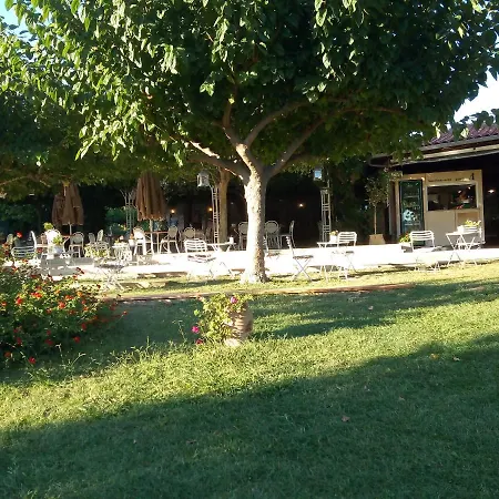 With Garden In Greece 펜션 올림피아